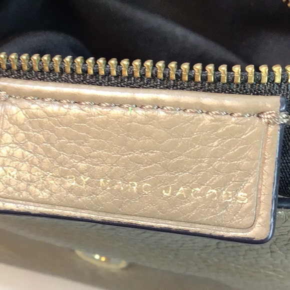 Marc by Marc Jacobs Taupe Leather Natasha Crossbody Shoulder Bag - Picture 8 of 8